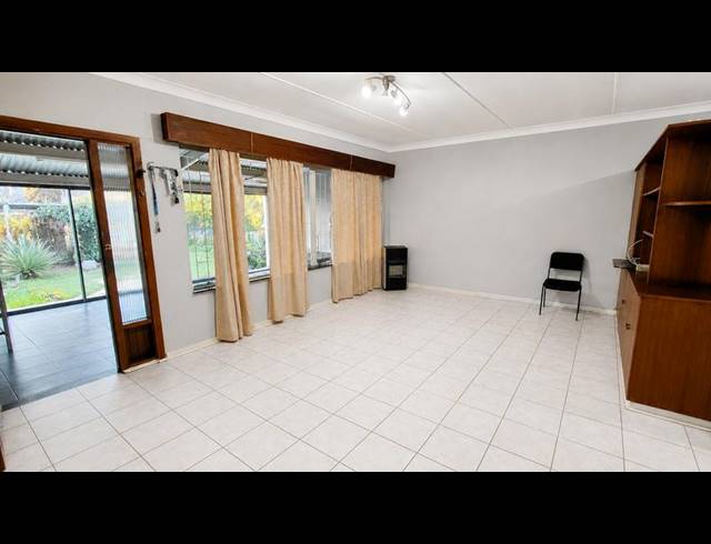 4 BEDROOM HOUSE FOR SALE IN FICHARDT PARK